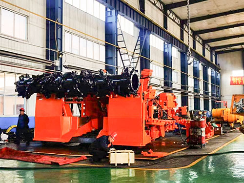 圖片1.jpg 上海創(chuàng)力集團(tuán)下屬大同同力公司圓滿完成久益掘錨機(jī)維修任務(wù)(圖1)