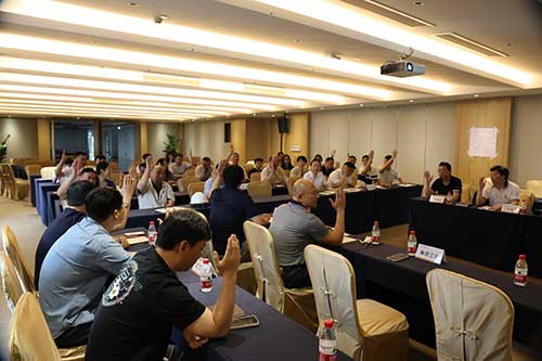 上海創(chuàng)力集團(tuán)組織召開第三屆第十次職工代表大會——專題審議《員工手冊》(圖3)