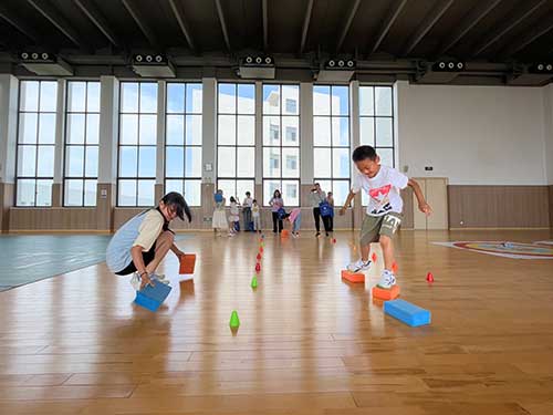 “繽紛童年 快樂六一”上海創(chuàng)力集團(tuán)舉辦親子活動(dòng)(圖2)